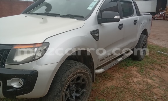 Comprar Usado FORD MUSTANG Castanho Carro em Maputo em Maputo Comprar Usado FORD MUSTANG Castanho Carro em Maputo em Maputo