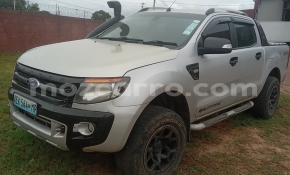 Comprar Usado FORD MUSTANG Castanho Carro em Maputo em Maputo Comprar Usado FORD MUSTANG Castanho Carro em Maputo em Maputo