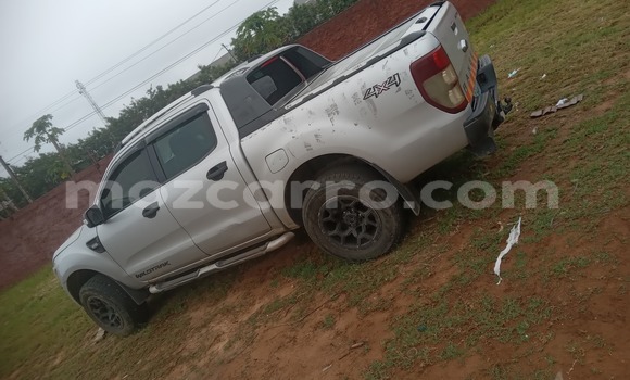 Comprar Usado FORD MUSTANG Castanho Carro em Maputo em Maputo Comprar Usado FORD MUSTANG Castanho Carro em Maputo em Maputo