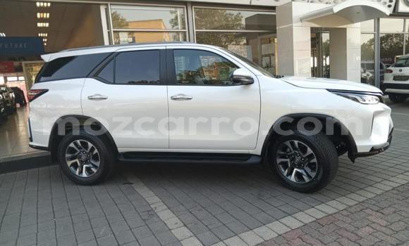 Nunua Ilio tumika Toyota Fortuner Nyeupe Gari ndani ya Maputo nchini Maputo Nunua Ilio tumika Toyota Fortuner Nyeupe Gari ndani ya Maputo nchini Maputo