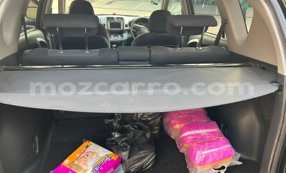 Nunua Ilio tumika Toyota RAV4 Nyeusi Gari ndani ya Maputo nchini Maputo Nunua Ilio tumika Toyota RAV4 Nyeusi Gari ndani ya Maputo nchini Maputo