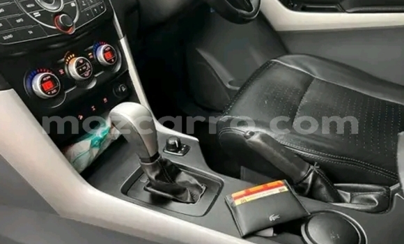Comprar Usado Mazda BT-50 Preto Carro em Maputo em Maputo Comprar Usado Mazda BT-50 Preto Carro em Maputo em Maputo