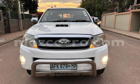Nunua Ilio tumika Toyota Hilux Nyeupe Gari ndani ya Maputo nchini Maputo Nunua Ilio tumika Toyota Hilux Nyeupe Gari ndani ya Maputo nchini Maputo