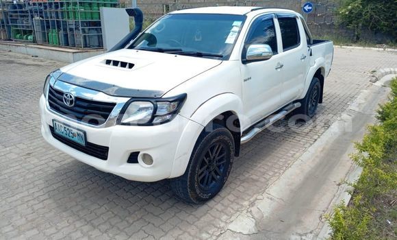 Comprar Usado Toyota Hilux Branco Carro em Maputo em Maputo Comprar Usado Toyota Hilux Branco Carro em Maputo em Maputo