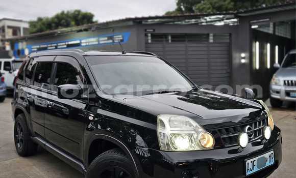 Nunua Ilio tumika Nissan X-Trail Nyeusi Gari ndani ya Maputo nchini Maputo