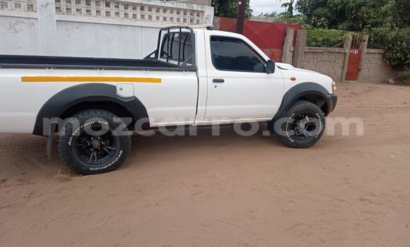 Tenga Tsaru Nissan NP 300 Chena Mota in Maputo in Maputo