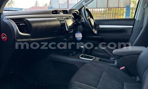 Buy Used Toyota Hiluxe Revo White Car in Maputo in Maputo Buy Used Toyota Hiluxe Revo White Car in Maputo in Maputo