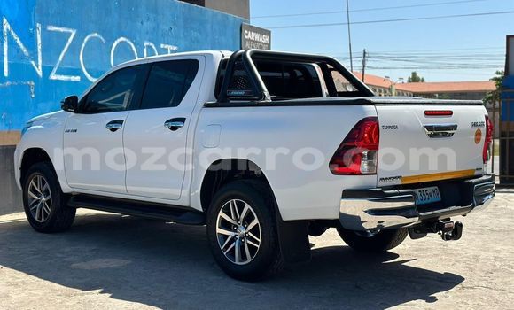 Buy Used Toyota Hiluxe Revo White Car in Maputo in Maputo Buy Used Toyota Hiluxe Revo White Car in Maputo in Maputo