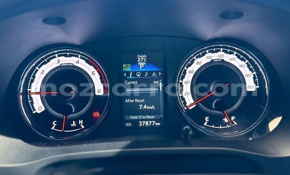 Buy Used Toyota Hiluxe Revo White Car in Maputo in Maputo Buy Used Toyota Hiluxe Revo White Car in Maputo in Maputo