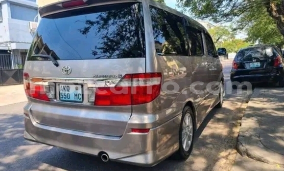 Comprar Usado Toyota Alphard De outros Carro em Maputo em Maputo