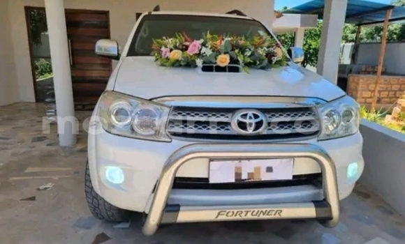 Nunua Ilio tumika Toyota Fortuner Nyeupe Gari ndani ya Maputo nchini Maputo Nunua Ilio tumika Toyota Fortuner Nyeupe Gari ndani ya Maputo nchini Maputo