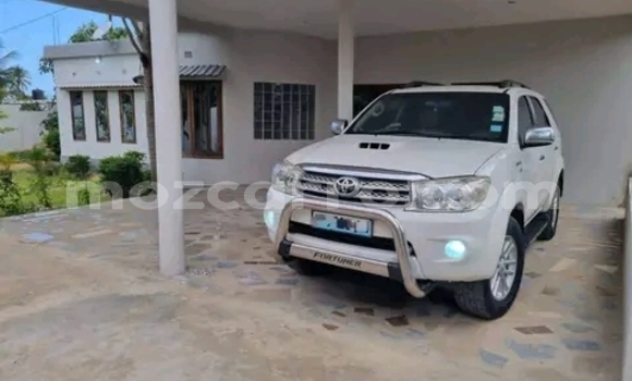 Nunua Ilio tumika Toyota Fortuner Nyeupe Gari ndani ya Maputo nchini Maputo Nunua Ilio tumika Toyota Fortuner Nyeupe Gari ndani ya Maputo nchini Maputo