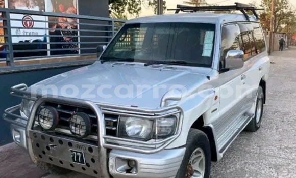 Buy Used Mitsubishi Pajero White Car in Maputo in Maputo