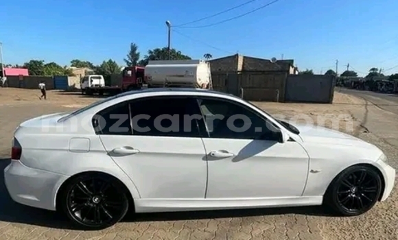Comprar Usado BMW 3200 Branco Carro em Maputo em Maputo