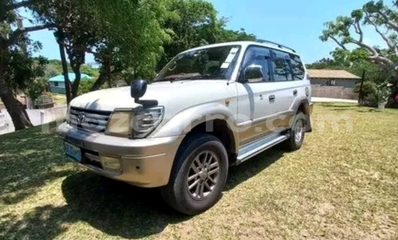 Buy Used Toyota Land Cruiser Prado White Car in Maputo in Maputo
