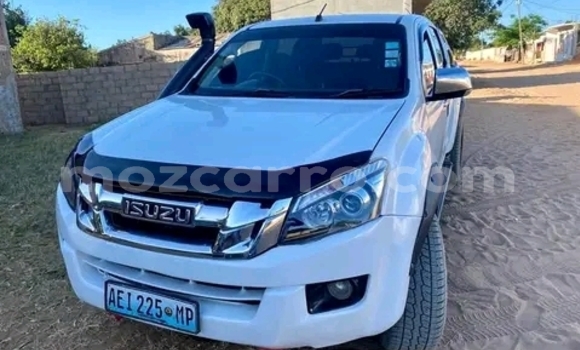Comprar Usado Isuzu D-MAX Branco Carro em Maputo em Maputo Comprar Usado Isuzu D-MAX Branco Carro em Maputo em Maputo