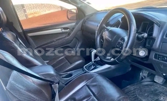 Comprar Usado Isuzu D-MAX Branco Carro em Maputo em Maputo Comprar Usado Isuzu D-MAX Branco Carro em Maputo em Maputo
