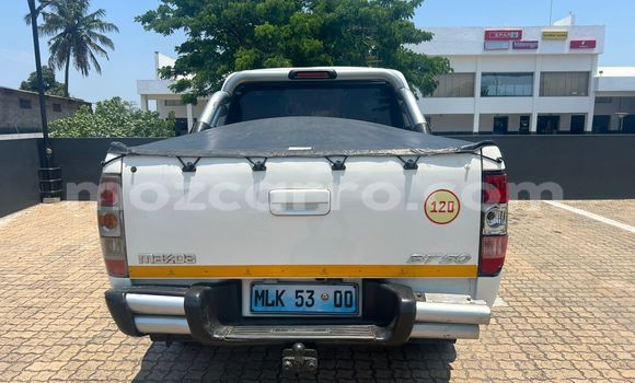 Comprar Usado Mazda BT-50 Branco Carro em Maputo em Maputo Comprar Usado Mazda BT-50 Branco Carro em Maputo em Maputo