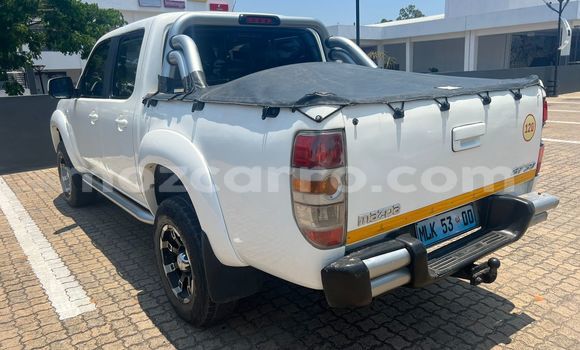 Comprar Usado Mazda BT-50 Branco Carro em Maputo em Maputo Comprar Usado Mazda BT-50 Branco Carro em Maputo em Maputo