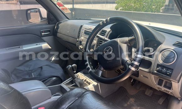 Comprar Usado Mazda BT-50 Branco Carro em Maputo em Maputo Comprar Usado Mazda BT-50 Branco Carro em Maputo em Maputo