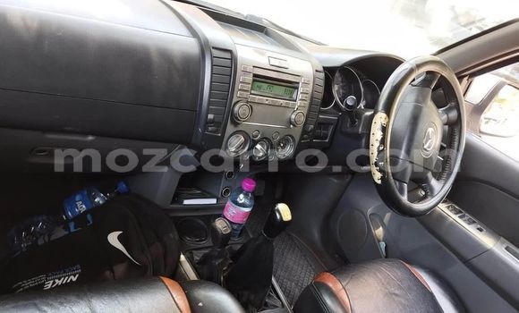 Comprar Usado Mazda BT-50 Branco Carro em Maputo em Maputo Comprar Usado Mazda BT-50 Branco Carro em Maputo em Maputo