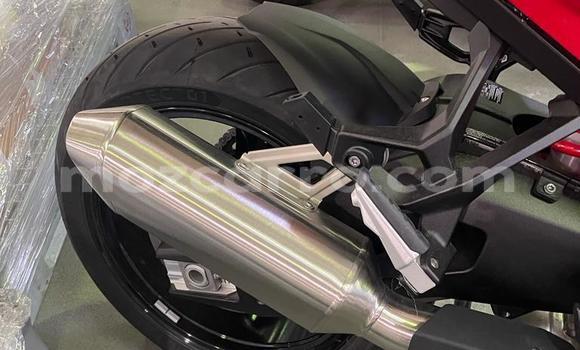 Comprar Usado BMW S 1000 Vermelho Moto em Maputo em Maputo Comprar Usado BMW S 1000 Vermelho Moto em Maputo em Maputo