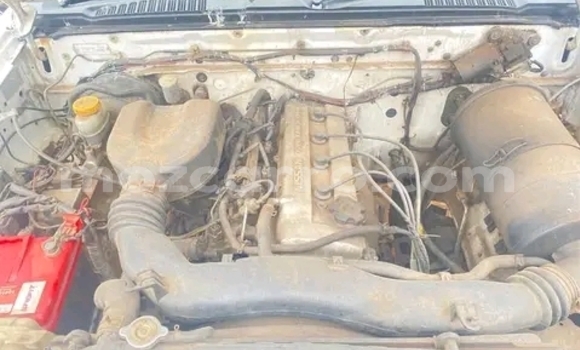 Comprar Usado Nissan Hardbody Branco Carro em Maputo em Maputo Comprar Usado Nissan Hardbody Branco Carro em Maputo em Maputo
