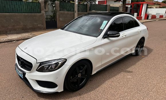 Comprar Usado Mercedes‒Benz C-klasse AMG Branco Carro em Maputo em Maputo Comprar Usado Mercedes‒Benz C-klasse AMG Branco Carro em Maputo em Maputo