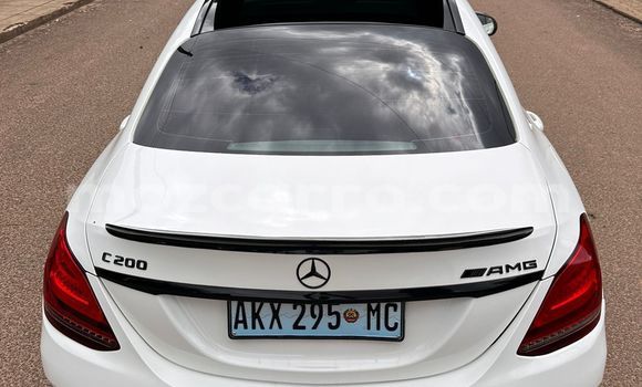 Comprar Usado Mercedes‒Benz C-klasse AMG Branco Carro em Maputo em Maputo Comprar Usado Mercedes‒Benz C-klasse AMG Branco Carro em Maputo em Maputo