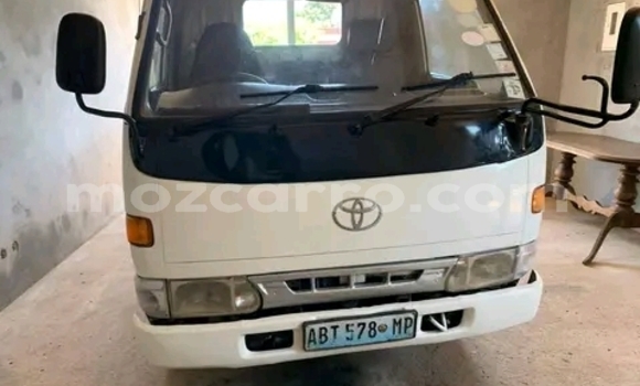 Nunua Ilio tumika Toyota Dyna Nyeupe Gari ndani ya Maputo nchini Maputo Nunua Ilio tumika Toyota Dyna Nyeupe Gari ndani ya Maputo nchini Maputo