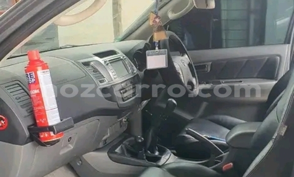 Comprar Usado Toyota Hilux Preto Carro em Maputo em Maputo Comprar Usado Toyota Hilux Preto Carro em Maputo em Maputo