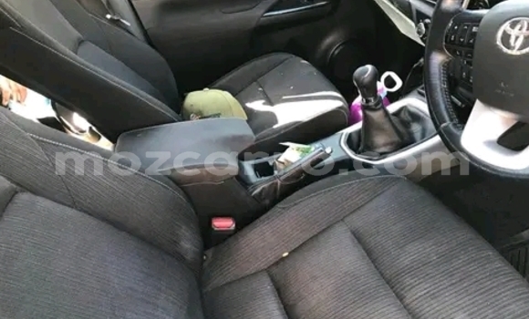 Comprar Usado Toyota Hilux Preto Carro em Maputo em Maputo Comprar Usado Toyota Hilux Preto Carro em Maputo em Maputo