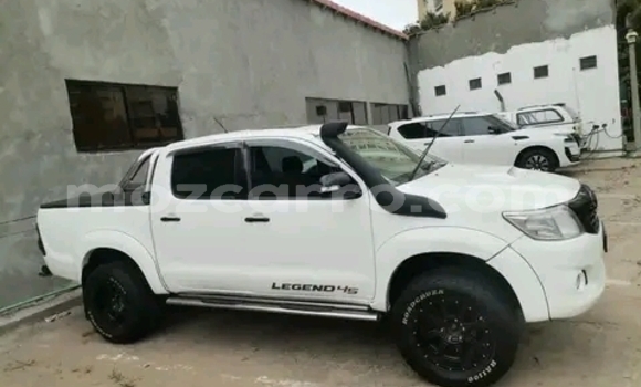 Comprar Usado Toyota Hilux Branco Carro em Maputo em Maputo Comprar Usado Toyota Hilux Branco Carro em Maputo em Maputo