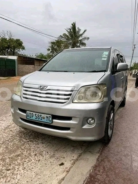 Big with watermark toyota noah maputo maputo 19113