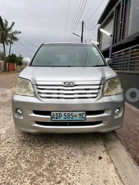 Big with watermark toyota noah maputo maputo 19113