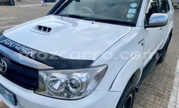 Comprar Usado Toyota Fortuner Branco Carro em Maputo em Maputo Comprar Usado Toyota Fortuner Branco Carro em Maputo em Maputo