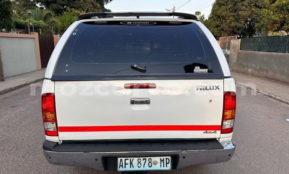 Nunua Ilio tumika Toyota Hilux Nyeupe Gari ndani ya Maputo nchini Maputo Nunua Ilio tumika Toyota Hilux Nyeupe Gari ndani ya Maputo nchini Maputo