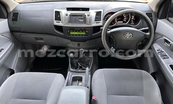 Nunua Ilio tumika Toyota Hilux Nyeupe Gari ndani ya Maputo nchini Maputo Nunua Ilio tumika Toyota Hilux Nyeupe Gari ndani ya Maputo nchini Maputo