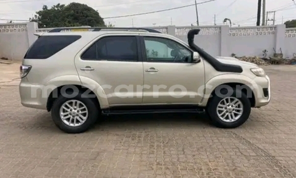 Nunua Ilio tumika Toyota Fortuner Nyingine Gari ndani ya Maputo nchini Maputo