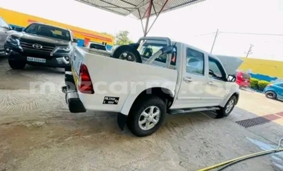 Tenga Tsaru Isuzu KB Chena Mota in Maputo in Maputo Tenga Tsaru Isuzu KB Chena Mota in Maputo in Maputo