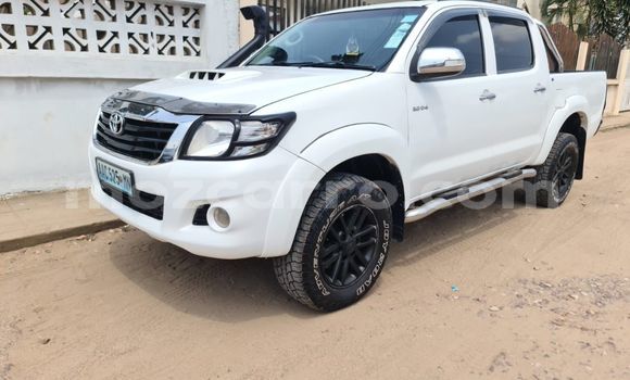 Buy Used Toyota Hilux White Car in Maputo in Maputo