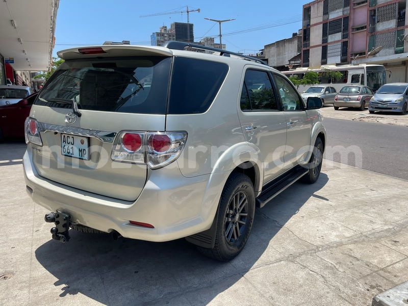 Big with watermark toyota fortuner maputo maputo 19143