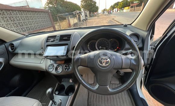 Nunua Ilio tumika Toyota Vanguard Nyeupe Gari ndani ya Maputo nchini Maputo Nunua Ilio tumika Toyota Vanguard Nyeupe Gari ndani ya Maputo nchini Maputo