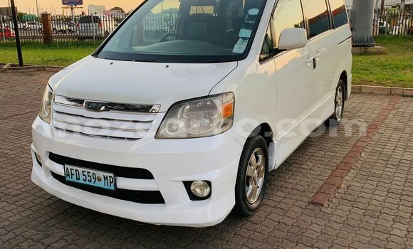 Comprar Usado Toyota Noah De outros Carro em Maputo em Maputo Comprar Usado Toyota Noah De outros Carro em Maputo em Maputo