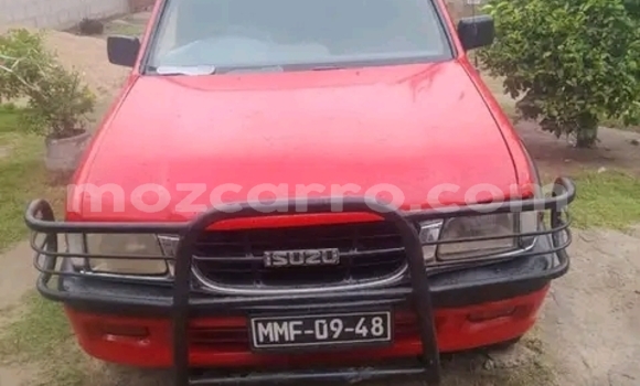 Nunua Ilio tumika Isuzu KB Nyekundu Gari ndani ya Maputo nchini Maputo Nunua Ilio tumika Isuzu KB Nyekundu Gari ndani ya Maputo nchini Maputo