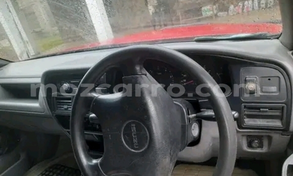 Nunua Ilio tumika Isuzu KB Nyekundu Gari ndani ya Maputo nchini Maputo Nunua Ilio tumika Isuzu KB Nyekundu Gari ndani ya Maputo nchini Maputo