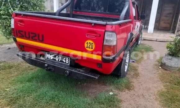 Nunua Ilio tumika Isuzu KB Nyekundu Gari ndani ya Maputo nchini Maputo Nunua Ilio tumika Isuzu KB Nyekundu Gari ndani ya Maputo nchini Maputo