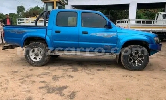 Comprar Usado Toyota Hilux Azul Carro em Maputo em Maputo