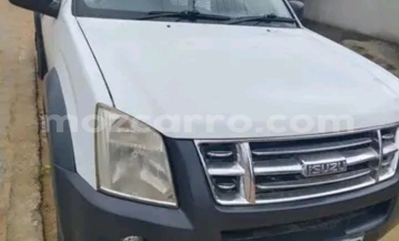 Nunua Ilio tumika Isuzu KB Nyeupe Gari ndani ya Maputo nchini Maputo Nunua Ilio tumika Isuzu KB Nyeupe Gari ndani ya Maputo nchini Maputo