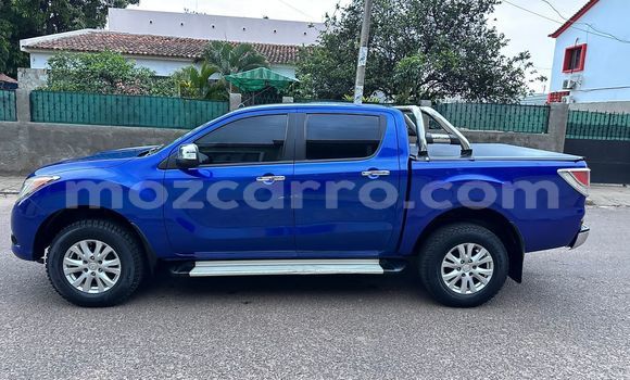 Comprar Usado Mazda BT-50 Azul Carro em Maputo em Maputo Comprar Usado Mazda BT-50 Azul Carro em Maputo em Maputo